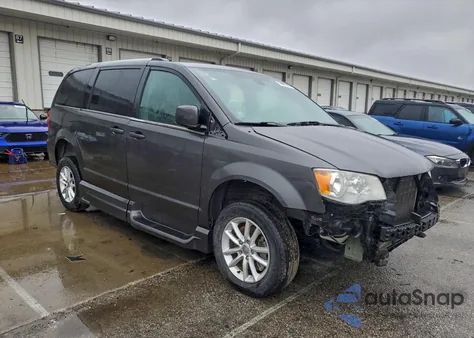 2019 Dodge Grand Caravan Sxt z USA, uszkodzony, nr VIN 2C7WDGCG7KR566376